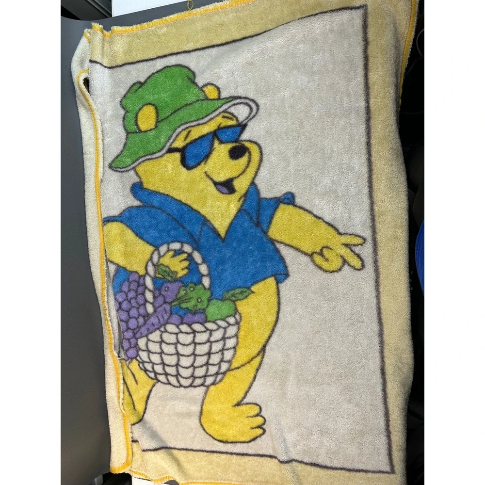 Vintage Disney Winnie the Pooh Fleece Blanket Summer‎ Picnic Sunglasses 53x43
